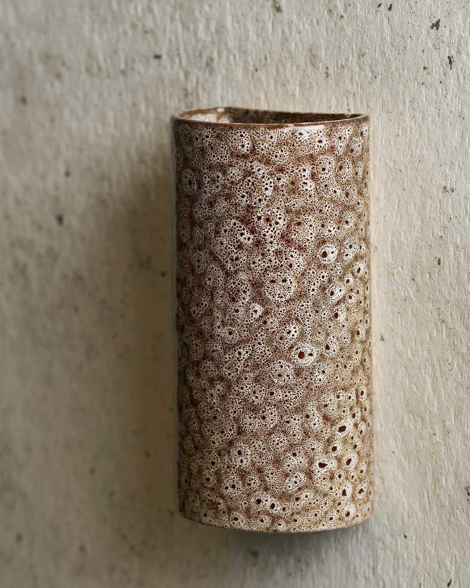 Curve Ceramic Wall Light / White Ochre