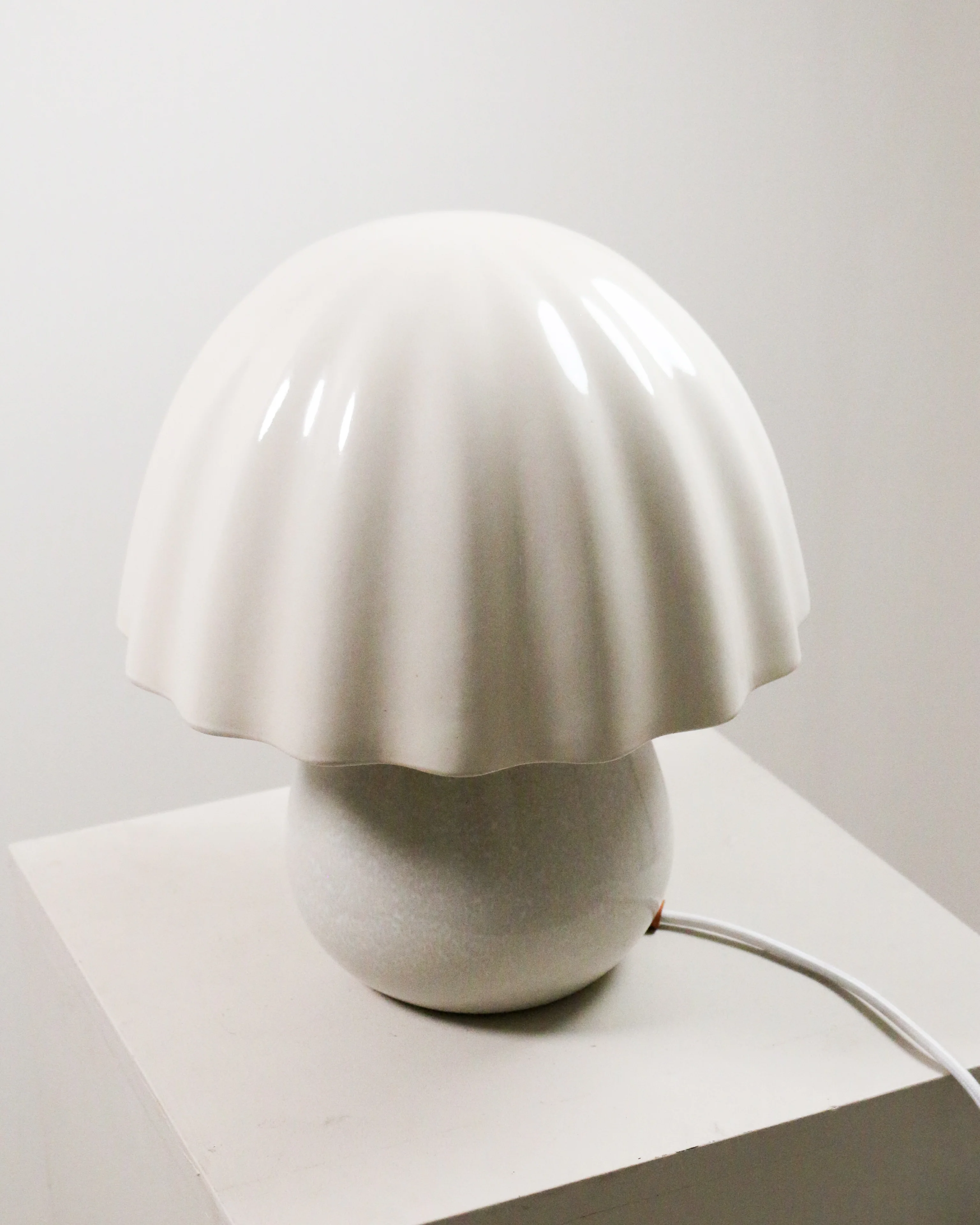 Periwinkle Table Lamp / Coast - Image 3